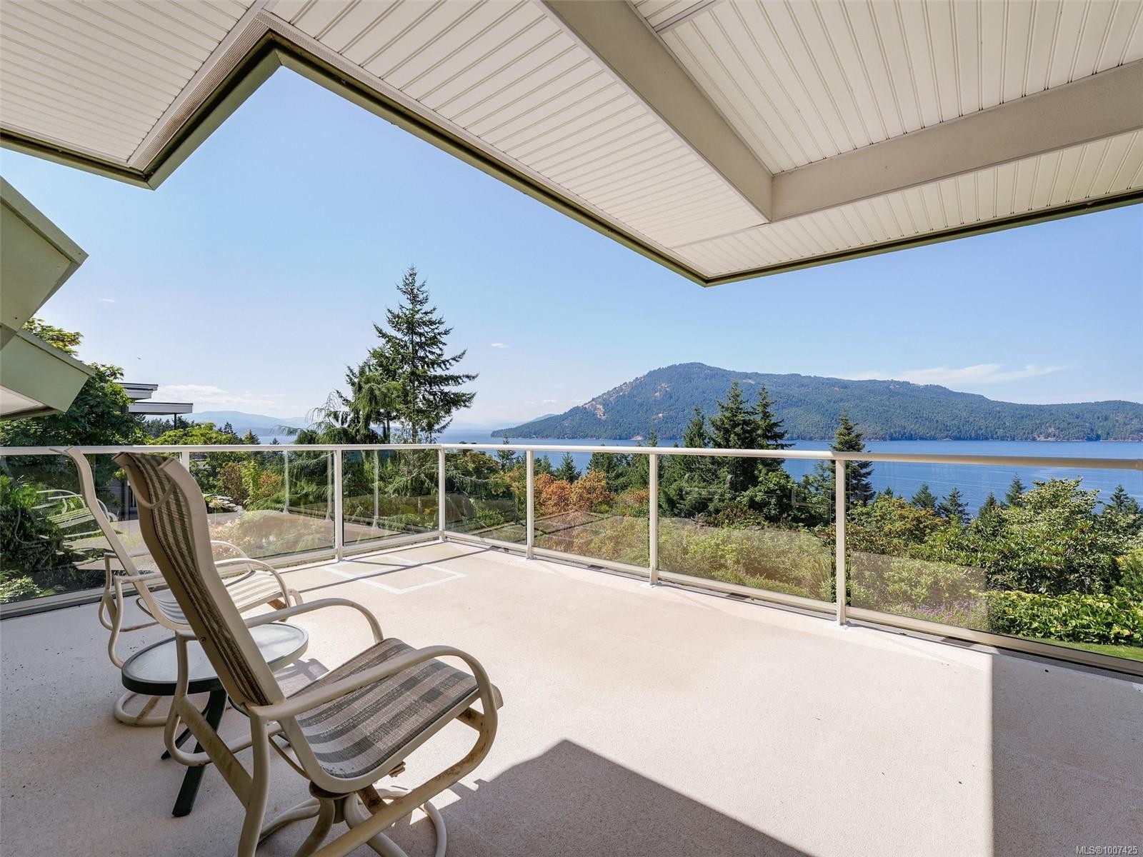 1360 Cloake Hill Rd, North Saanich, BC