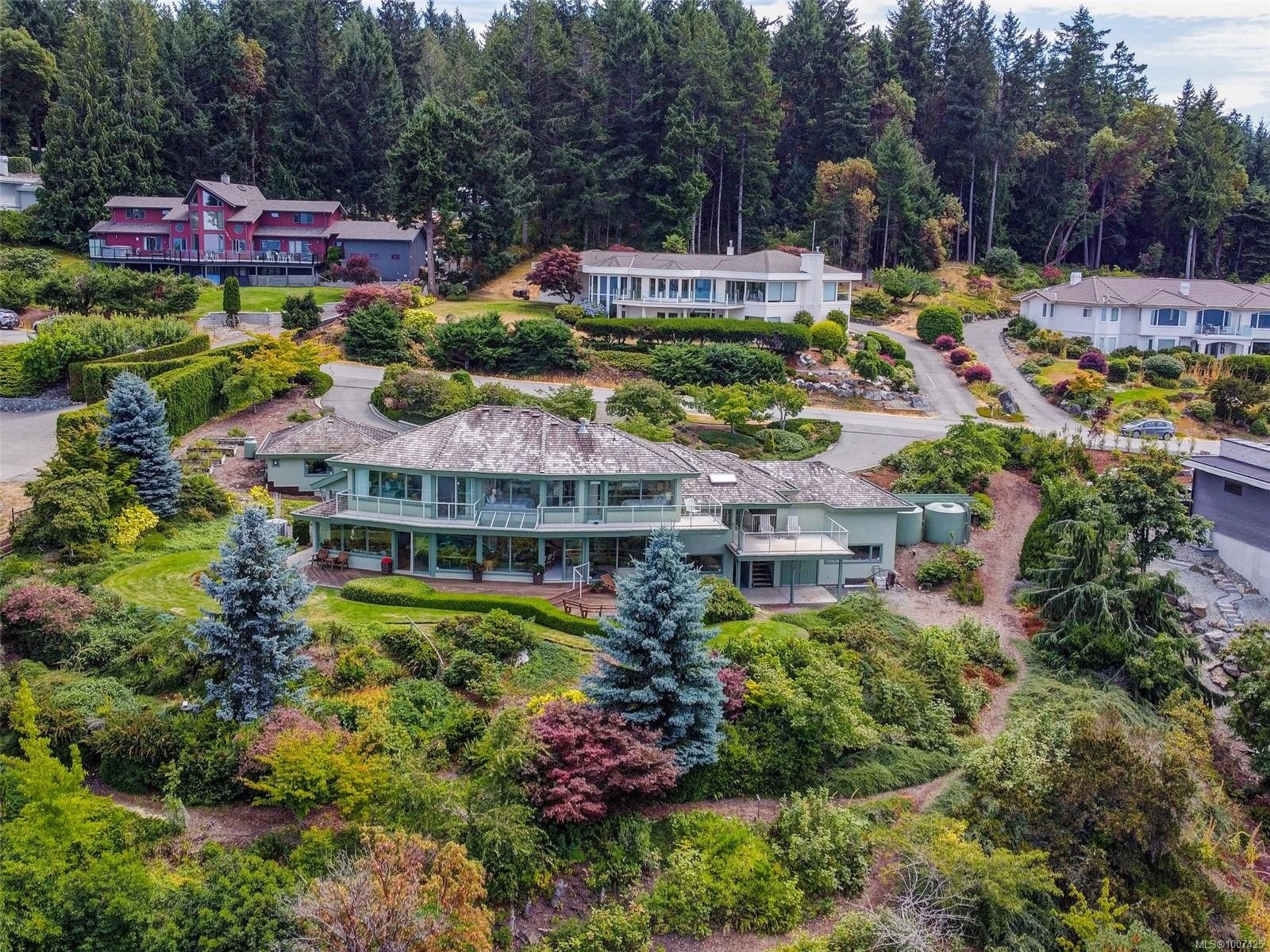 1360 Cloake Hill Rd, North Saanich, BC