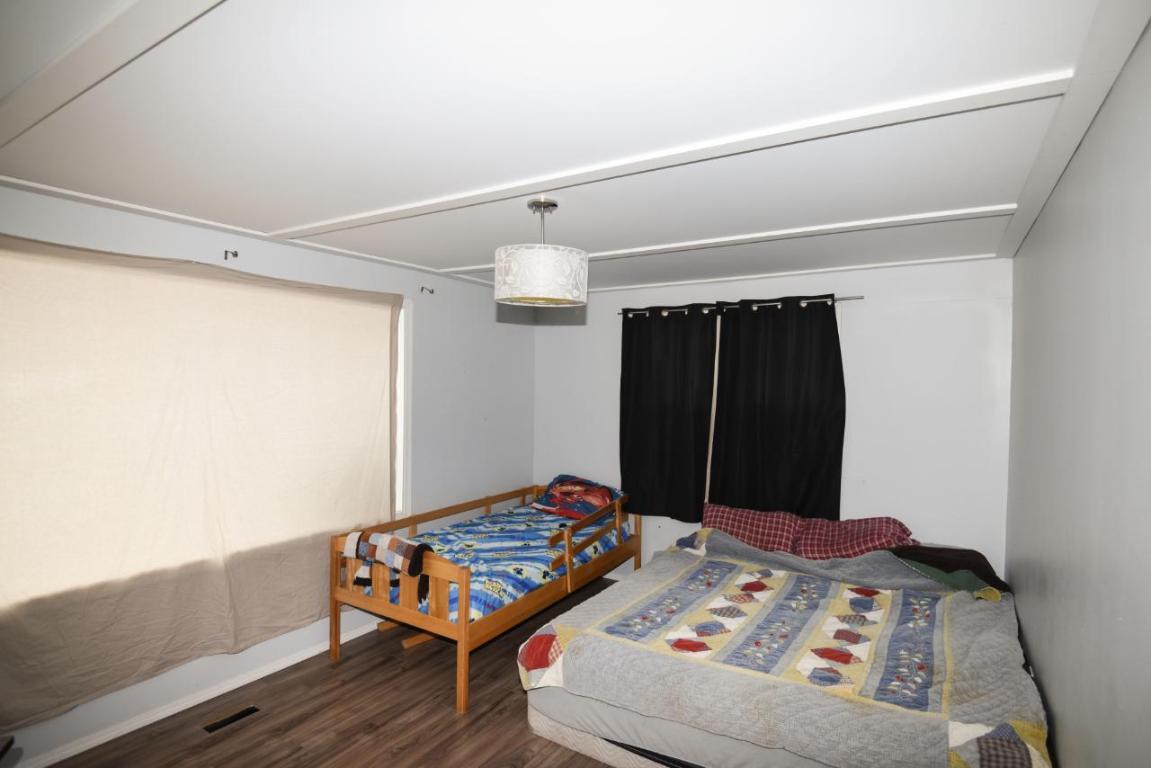 1404 Soues Street, Clinton, BC - Indoor Photo Showing Bedroom