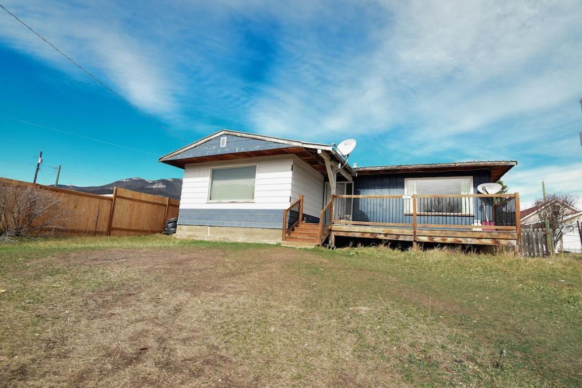 1404 Soues Street, Clinton, BC - Outdoor With Deck Patio Veranda