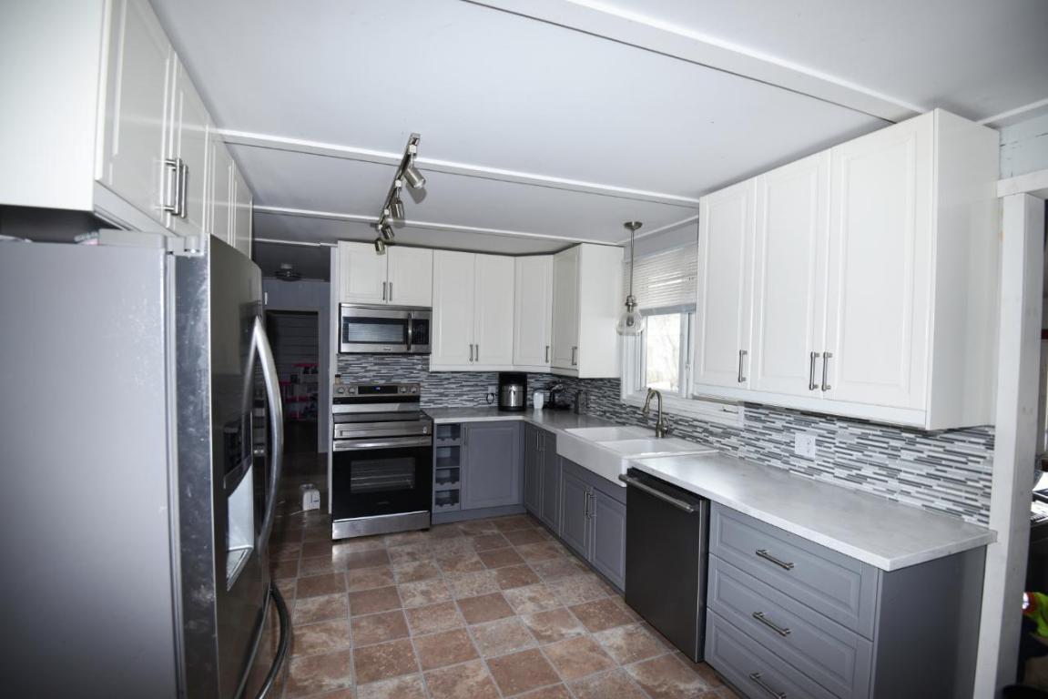 1404 Soues Street, Clinton, BC - Indoor Photo Showing Kitchen