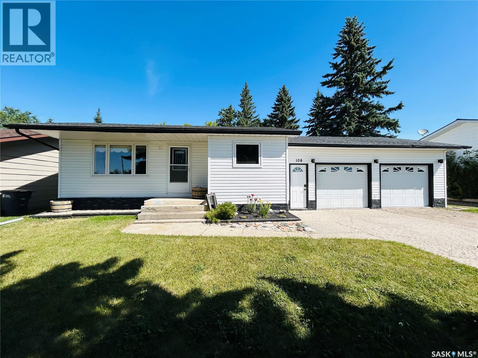 108 Wright Road, Moosomin, SK - Outdoor