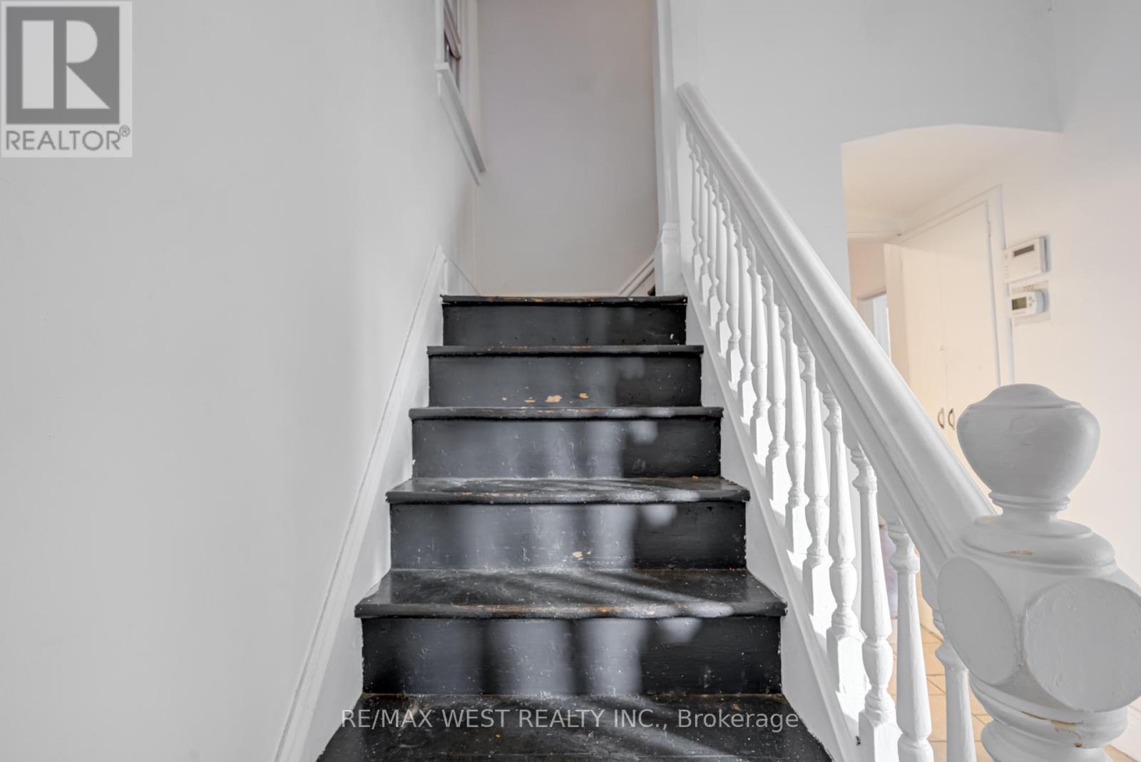 673 Wilson Street, Hamilton, ON - Indoor Photo Showing Other Room