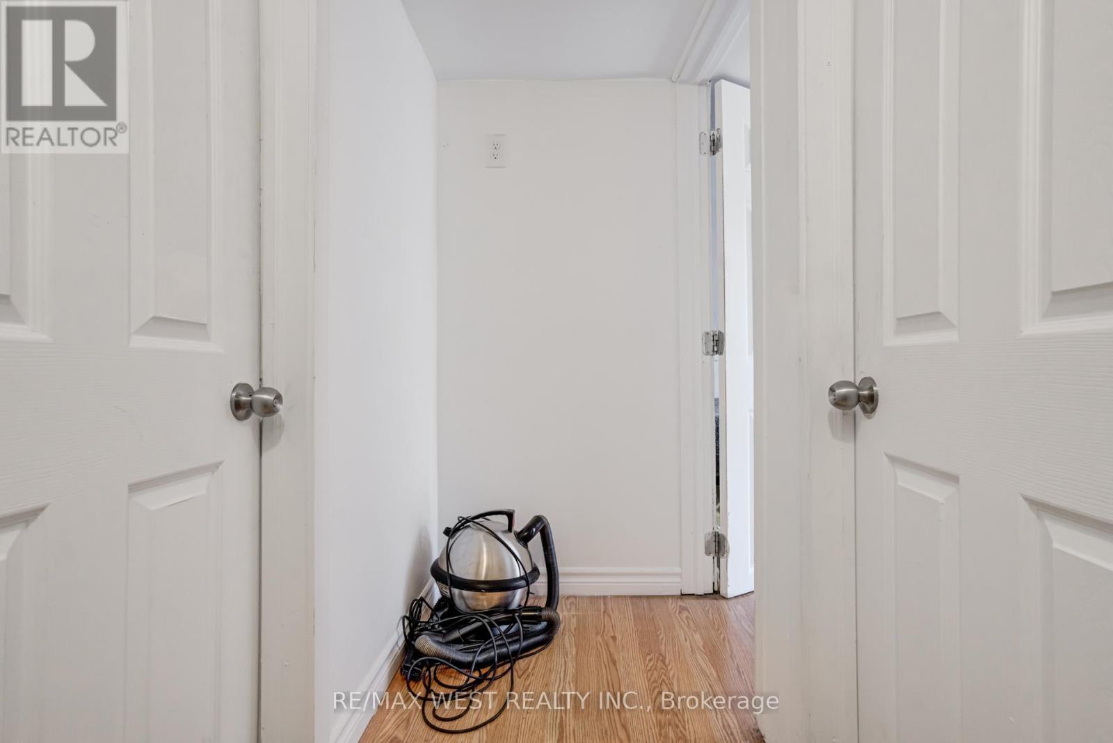 673 Wilson Street, Hamilton, ON - Indoor Photo Showing Other Room