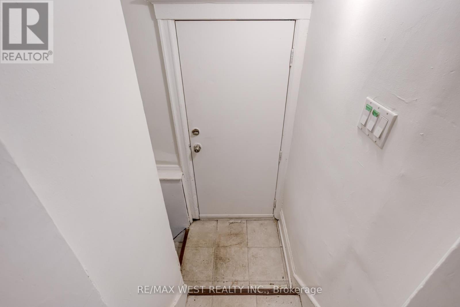 673 Wilson Street, Hamilton, ON - Indoor Photo Showing Other Room