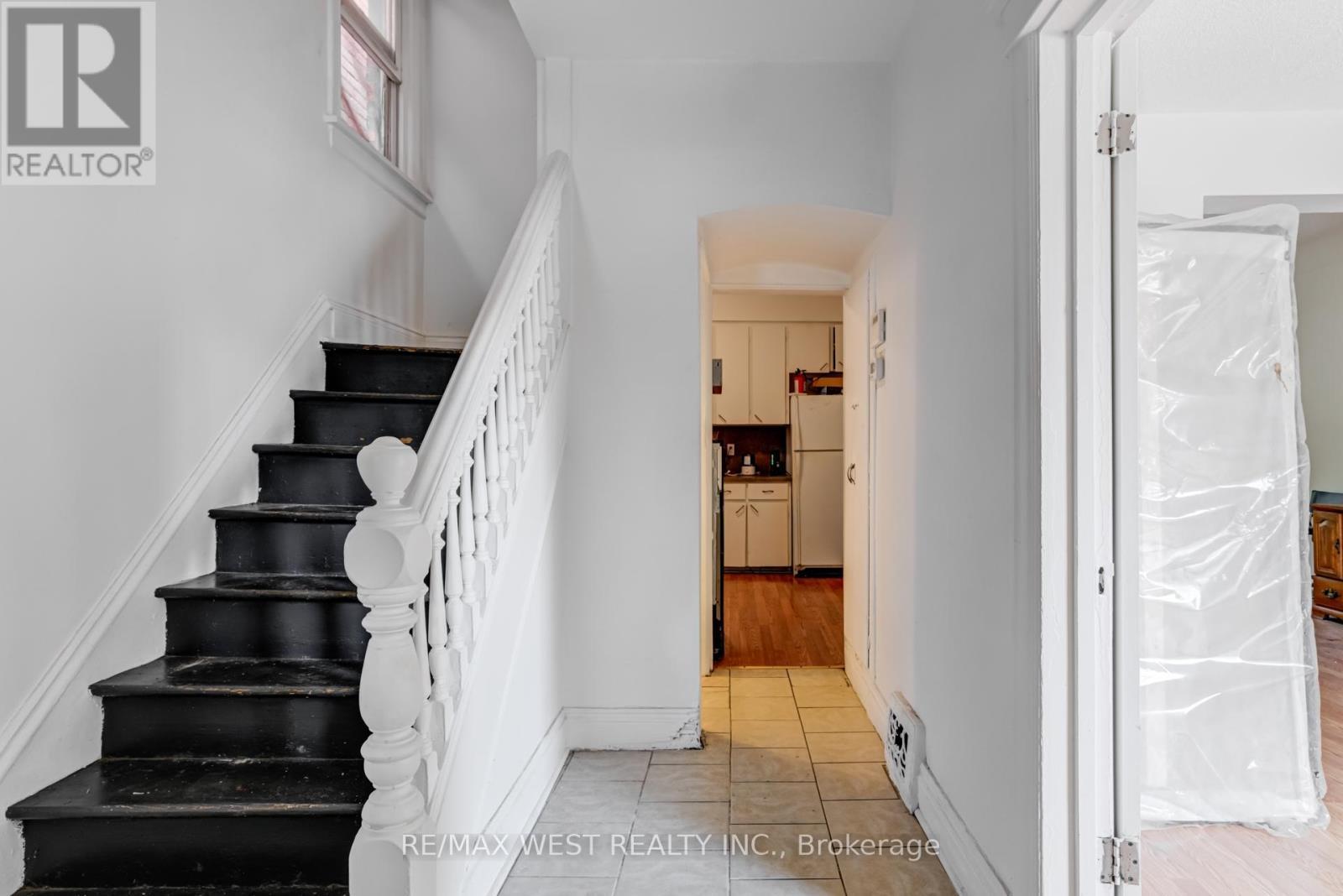 673 Wilson Street, Hamilton, ON - Indoor Photo Showing Other Room