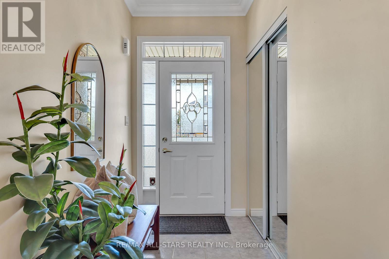 25 Sylvester Drive, Kawartha Lakes (Lindsay), ON - Indoor Photo Showing Other Room