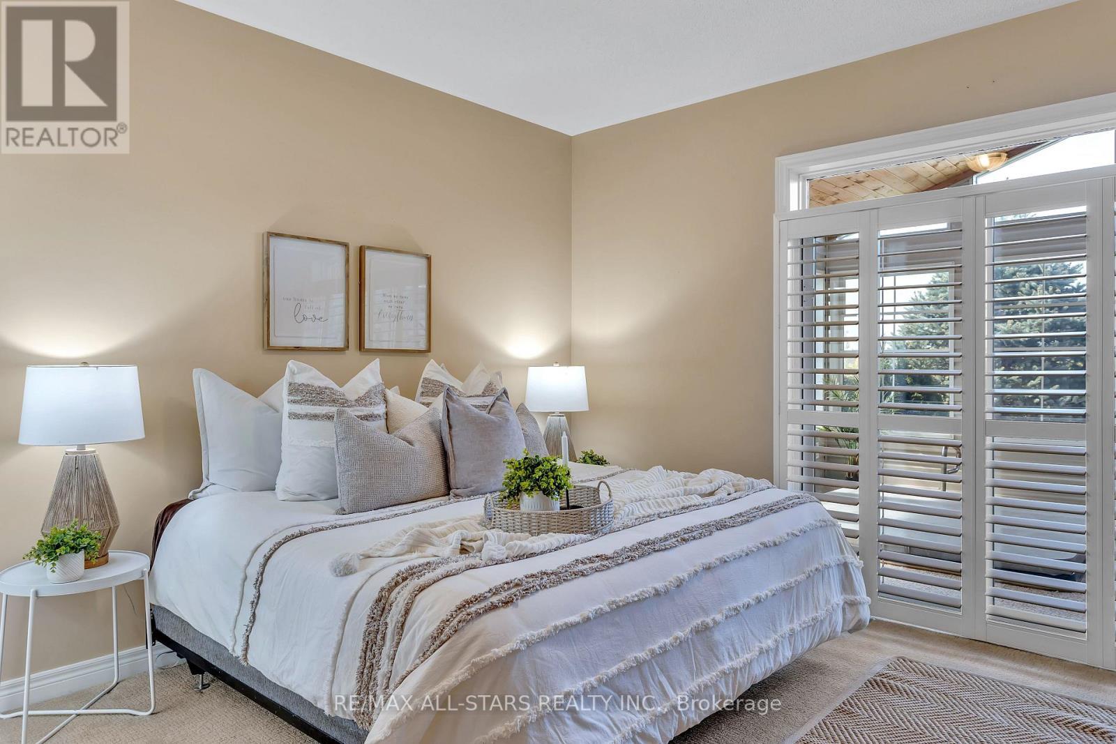 25 Sylvester Drive, Kawartha Lakes (Lindsay), ON - Indoor Photo Showing Bedroom