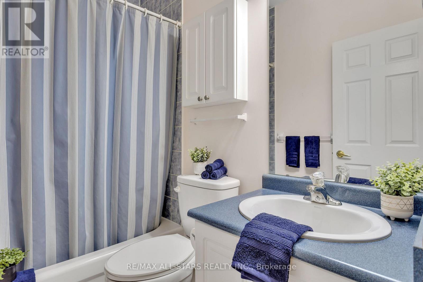 25 Sylvester Drive, Kawartha Lakes (Lindsay), ON - Indoor Photo Showing Bathroom