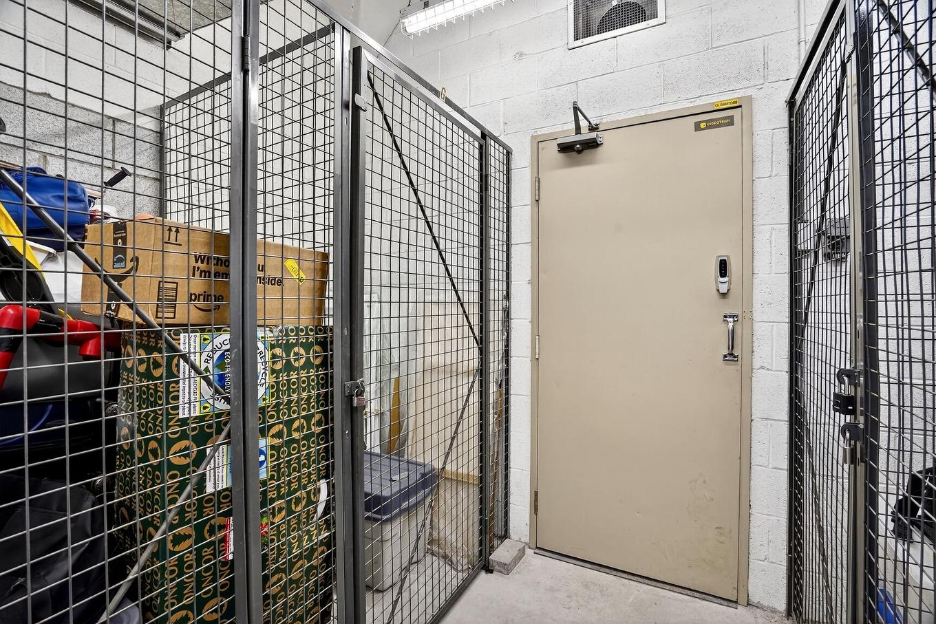 Rangement - 201-828 Av. Querbes, Montréal (Outremont), QC - Indoor Photo Showing Other Room