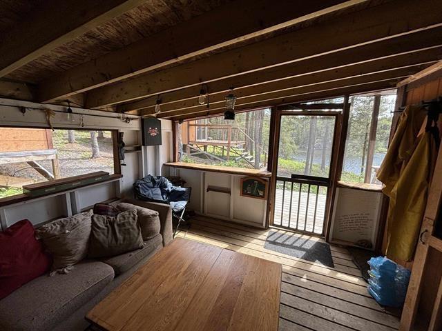 1 Viking Island, Eagle Lake, ON - Indoor