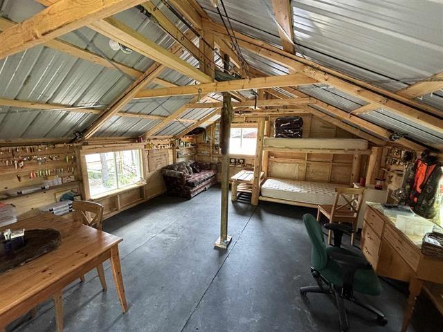 1 Viking Island, Eagle Lake, ON - Indoor