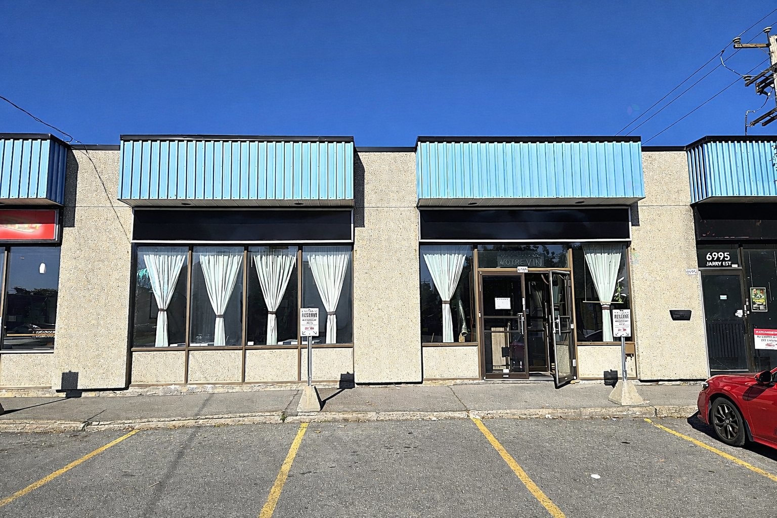 Façade - 6985 Rue Jarry E., Montréal (Saint-Léonard), QC - Outdoor