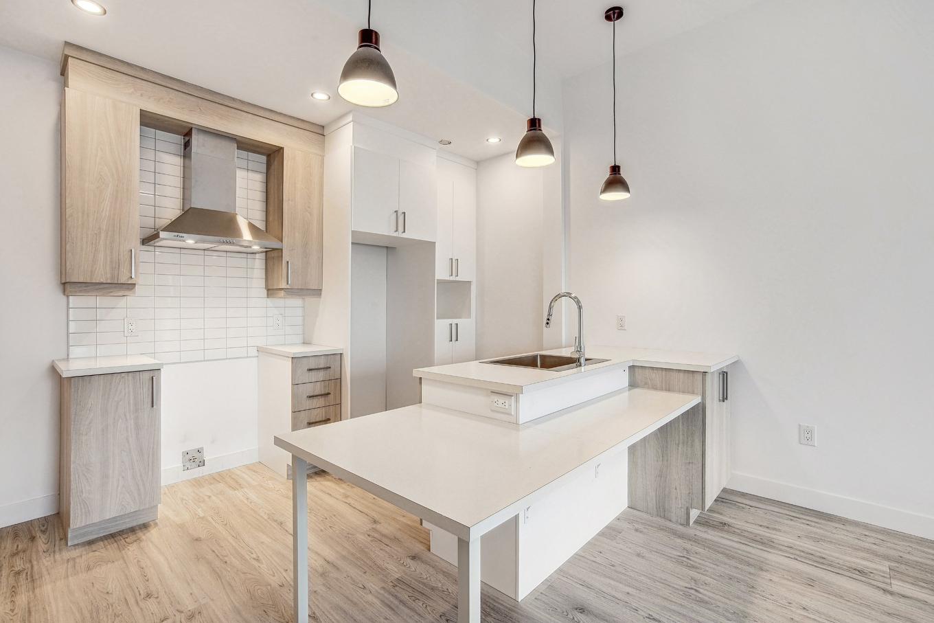 Cuisine - 104-101 Rue Salaberry, Salaberry-De-Valleyfield, QC - Indoor Photo Showing Kitchen