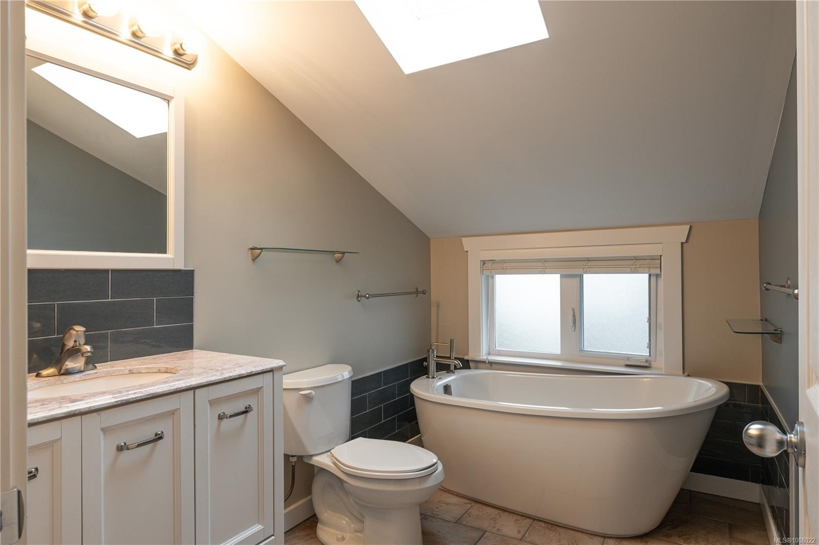 351 Wesley St, Nanaimo, BC