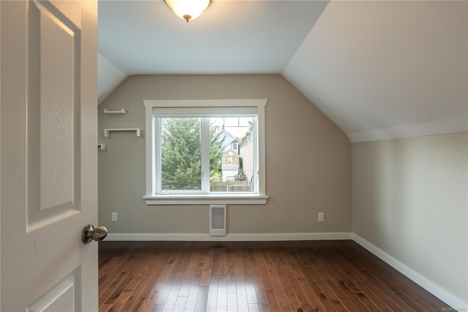 351 Wesley St, Nanaimo, BC