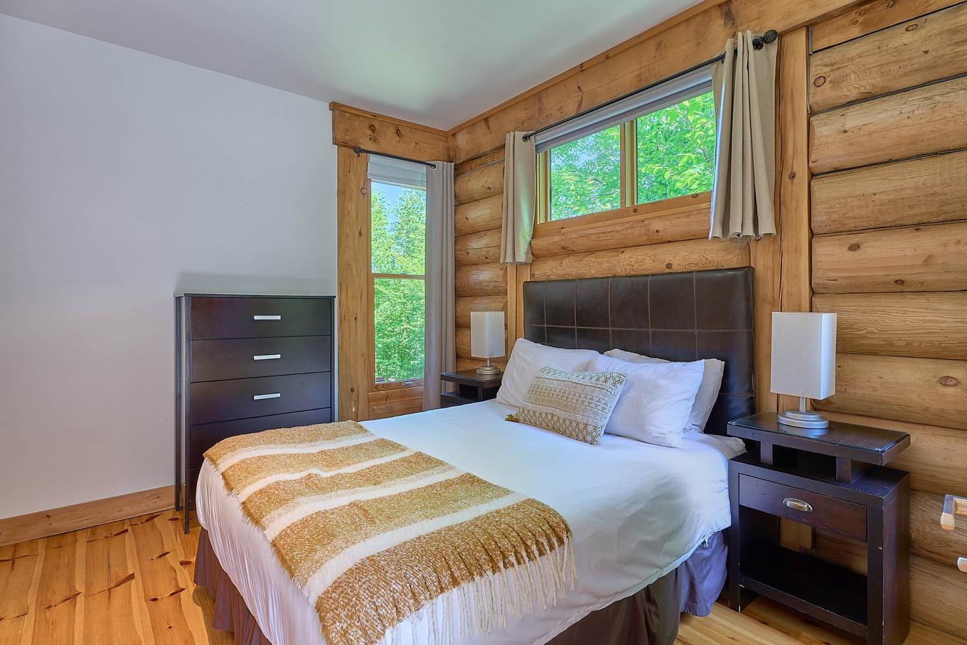 Chambre à coucher - 31-1 Imp. De La Genèse, Lac-Supérieur, QC - Indoor Photo Showing Bedroom