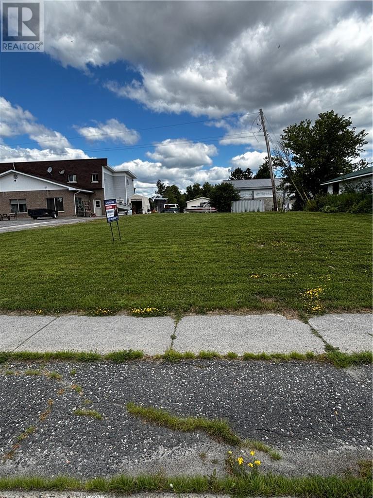 5 Notre Dame E, Noelville, ON