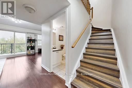 304 - 35 Strangford Lane S, Toronto, ON - Indoor Photo Showing Other Room