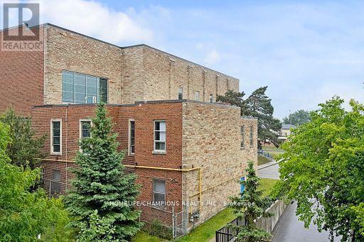 304 - 35 Strangford Lane S, Toronto, ON - Outdoor