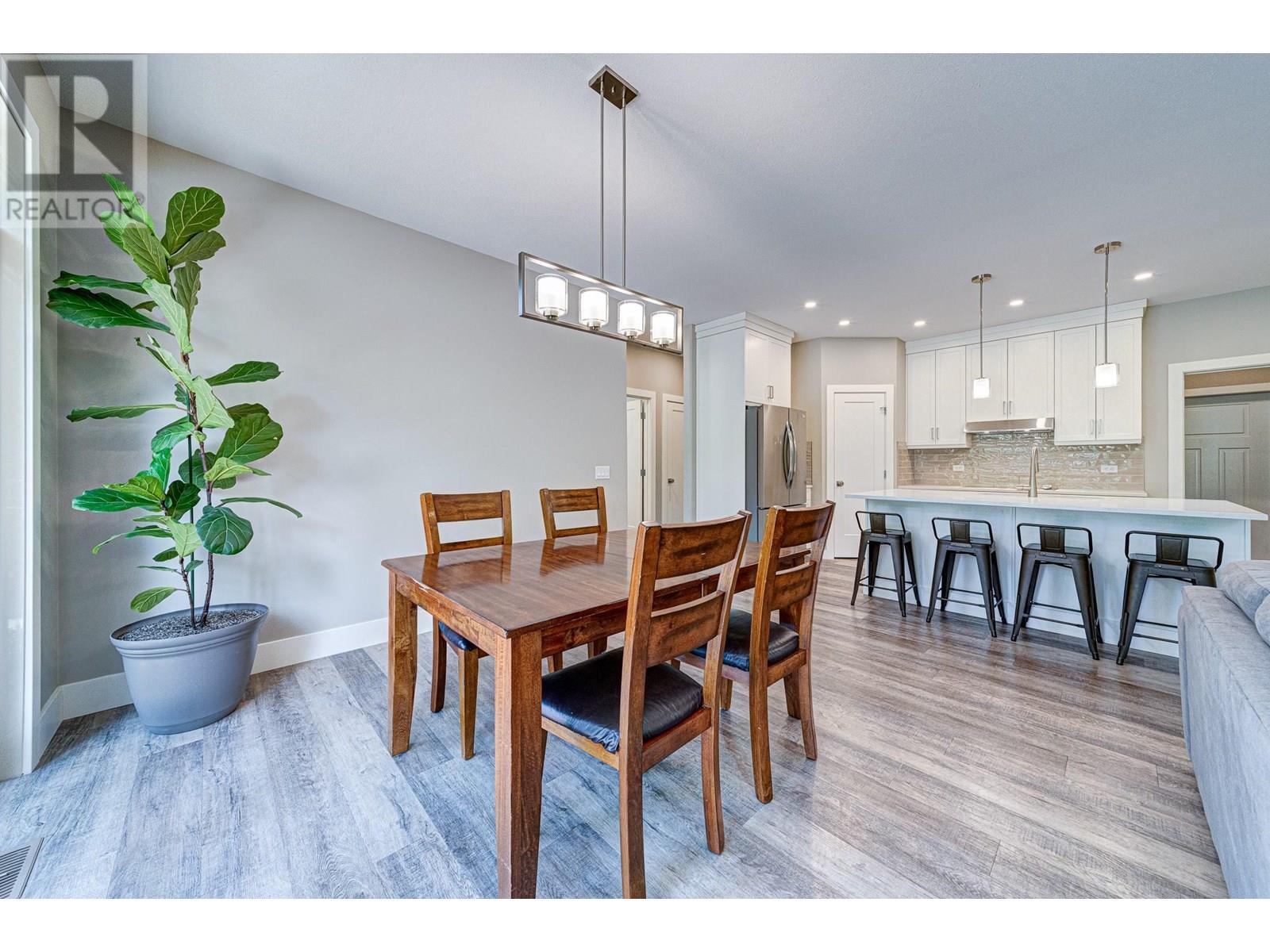 2041 Golden Eagle Drive, Sparwood, BC - Indoor Photo Showing Dining Room