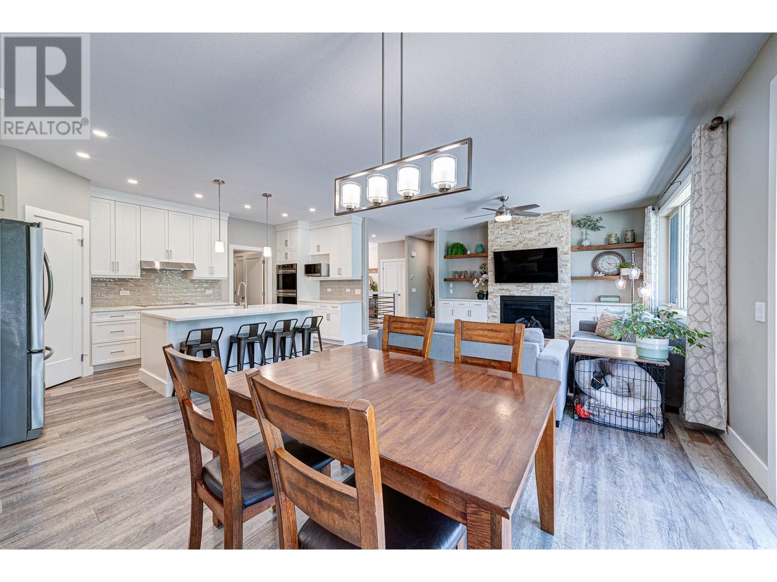 2041 Golden Eagle Drive, Sparwood, BC - Indoor Photo Showing Dining Room