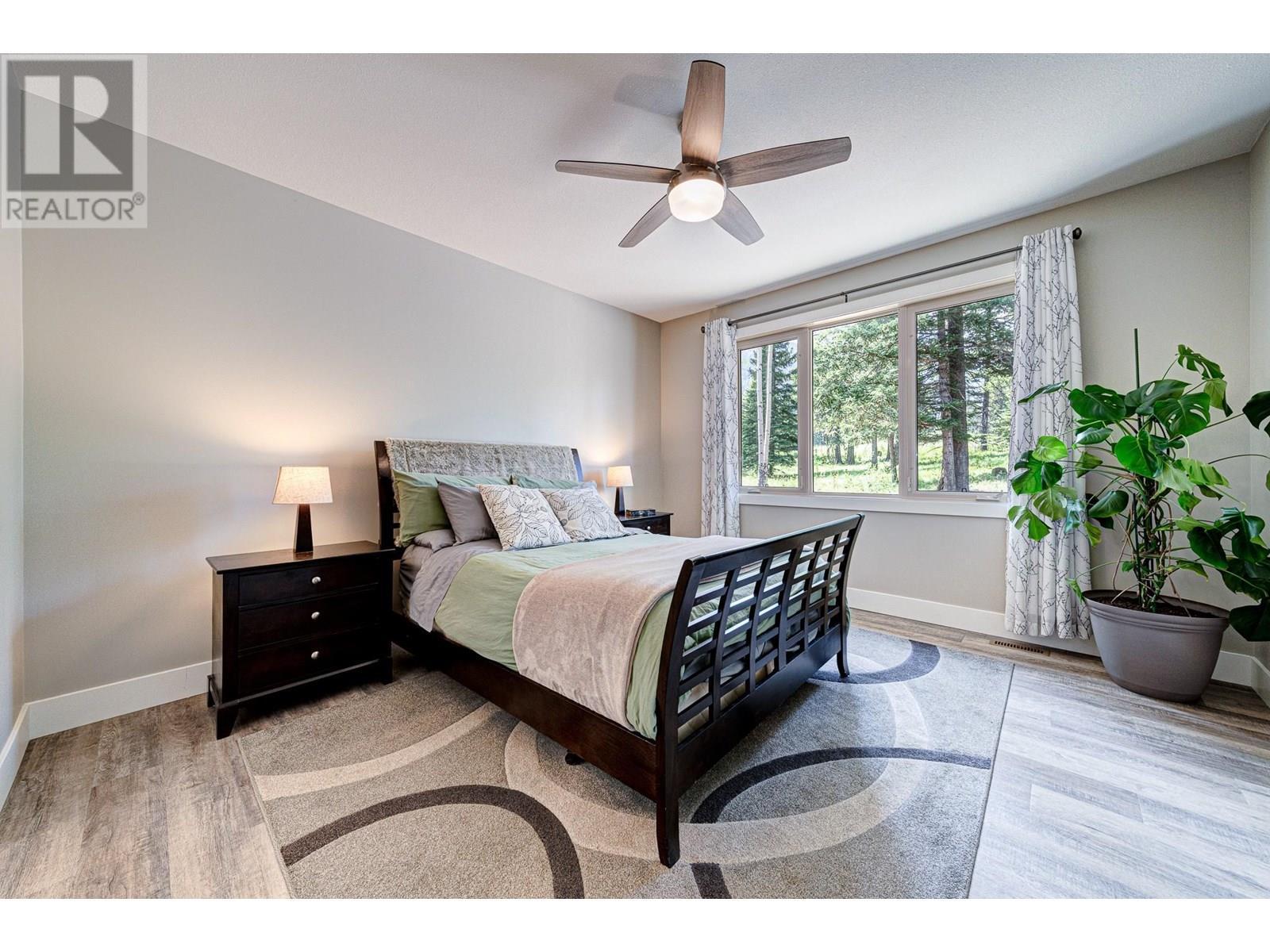 2041 Golden Eagle Drive, Sparwood, BC - Indoor Photo Showing Bedroom