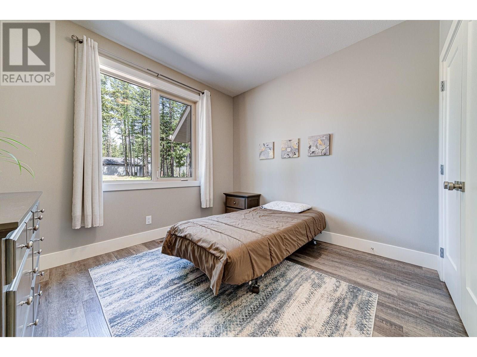 2041 Golden Eagle Drive, Sparwood, BC - Indoor Photo Showing Bedroom