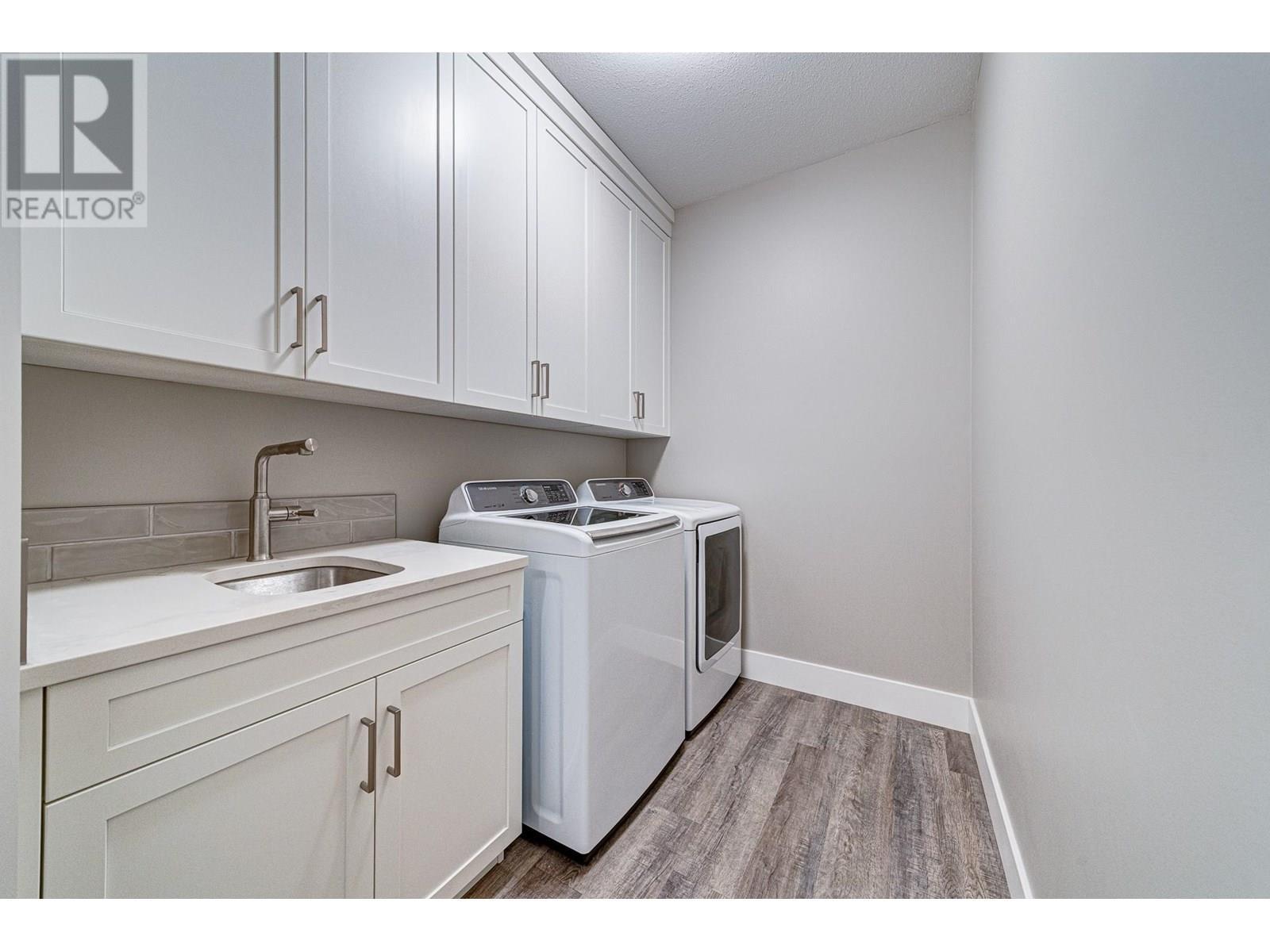 2041 Golden Eagle Drive, Sparwood, BC - Indoor Photo Showing Laundry Room