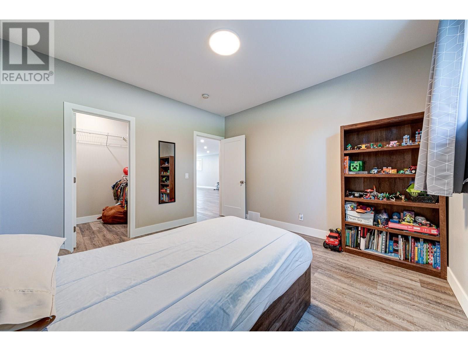 2041 Golden Eagle Drive, Sparwood, BC - Indoor Photo Showing Bedroom