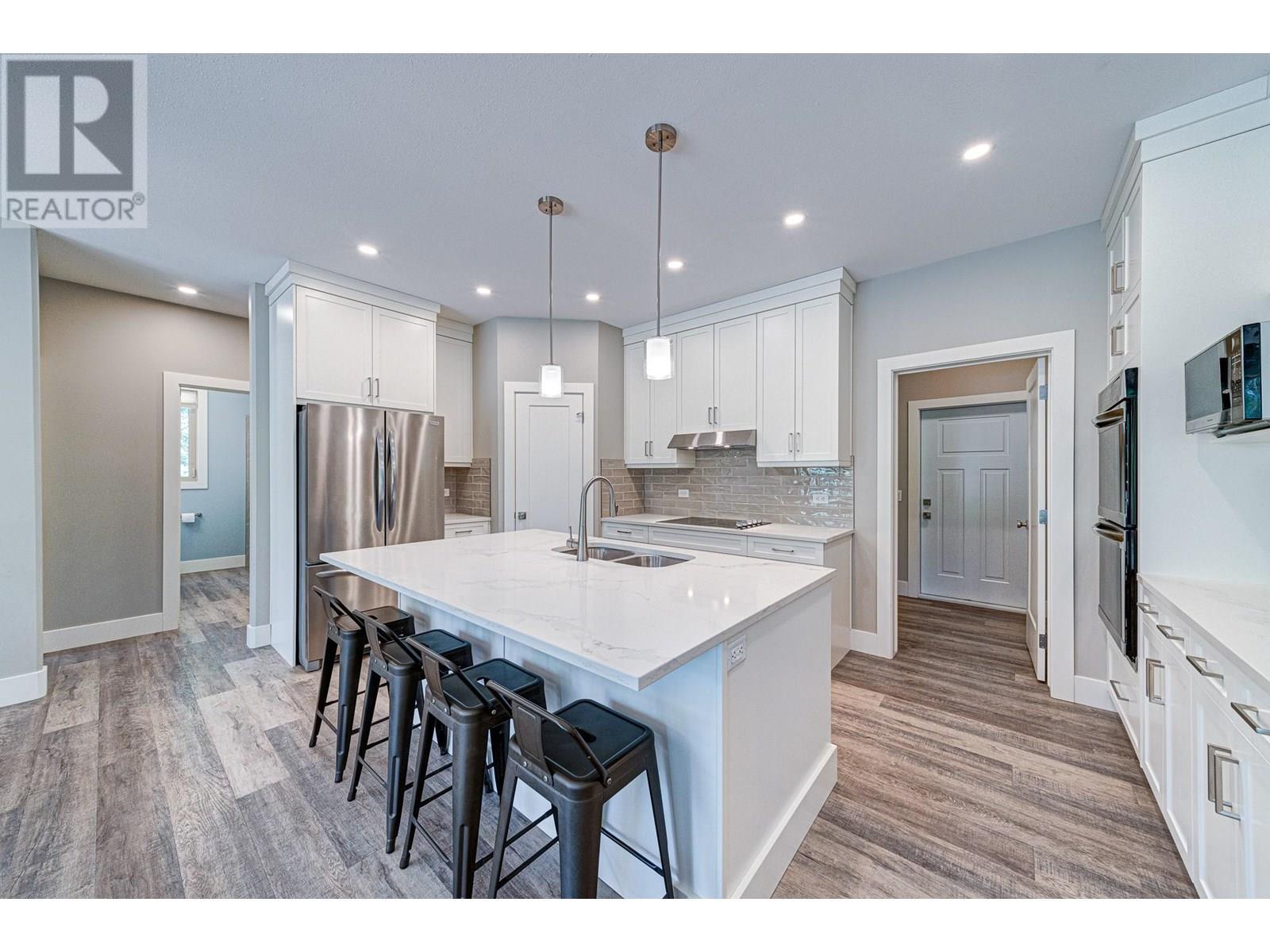 2041 Golden Eagle Drive, Sparwood, BC - Indoor Photo Showing Kitchen With Upgraded Kitchen