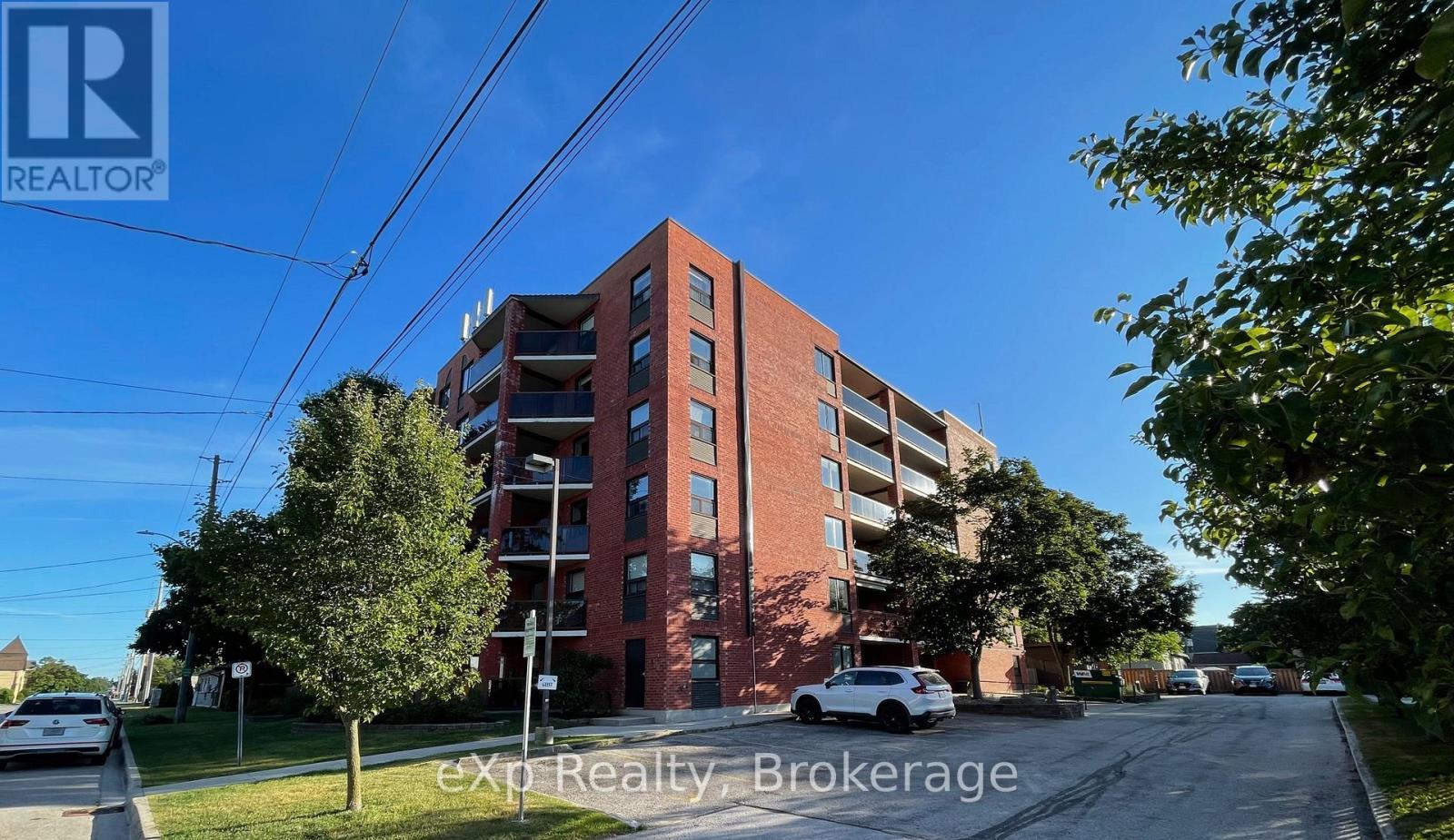 105 - 536 11Th Avenue E, Hanover, ON - Outdoor With Facade
