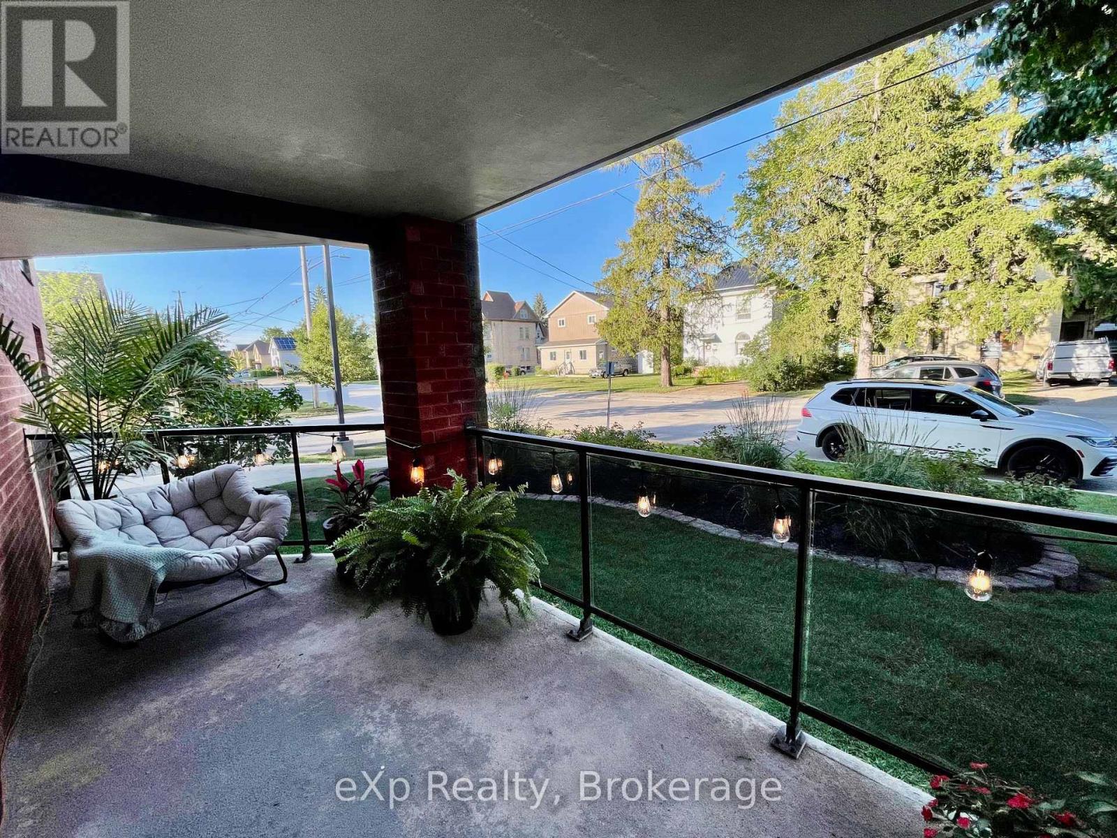 105 - 536 11Th Avenue E, Hanover, ON - Outdoor