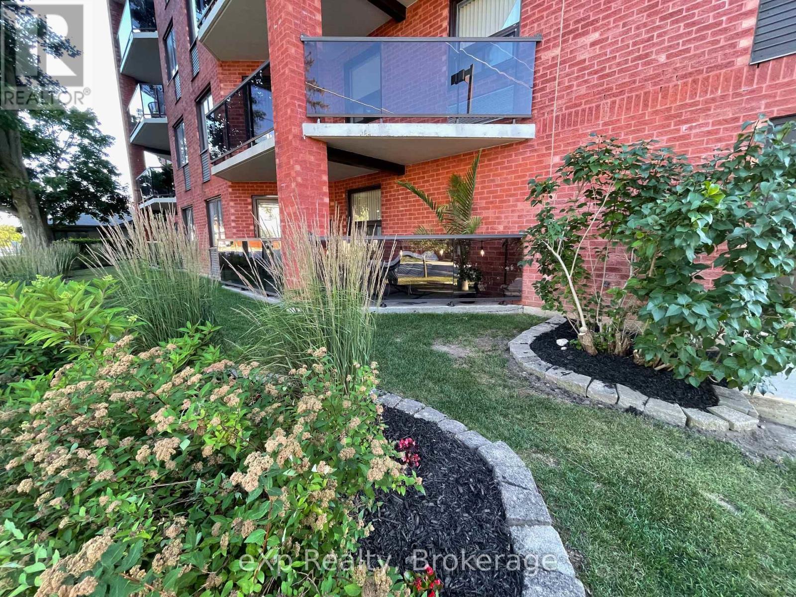 105 - 536 11Th Avenue E, Hanover, ON - Outdoor