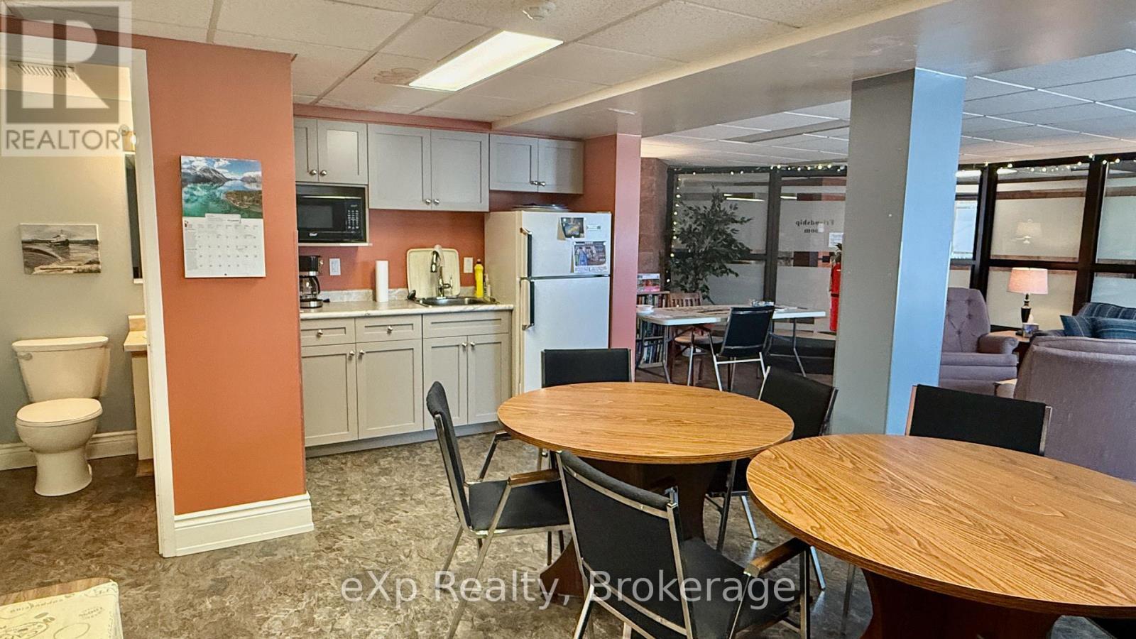 105 - 536 11Th Avenue E, Hanover, ON - Indoor