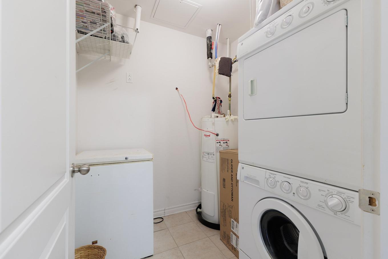 Salle de lavage - 203-5282 Rue Du Sureau, Montréal (Pierrefonds-Roxboro), QC - Indoor Photo Showing Laundry Room