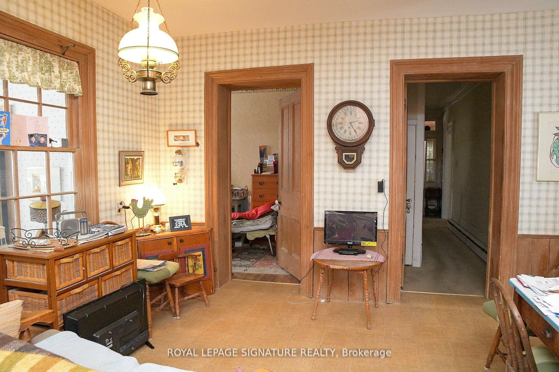 6115 Eighth Line, Milton, ON - Indoor Photo Showing Dining Room With Fireplace