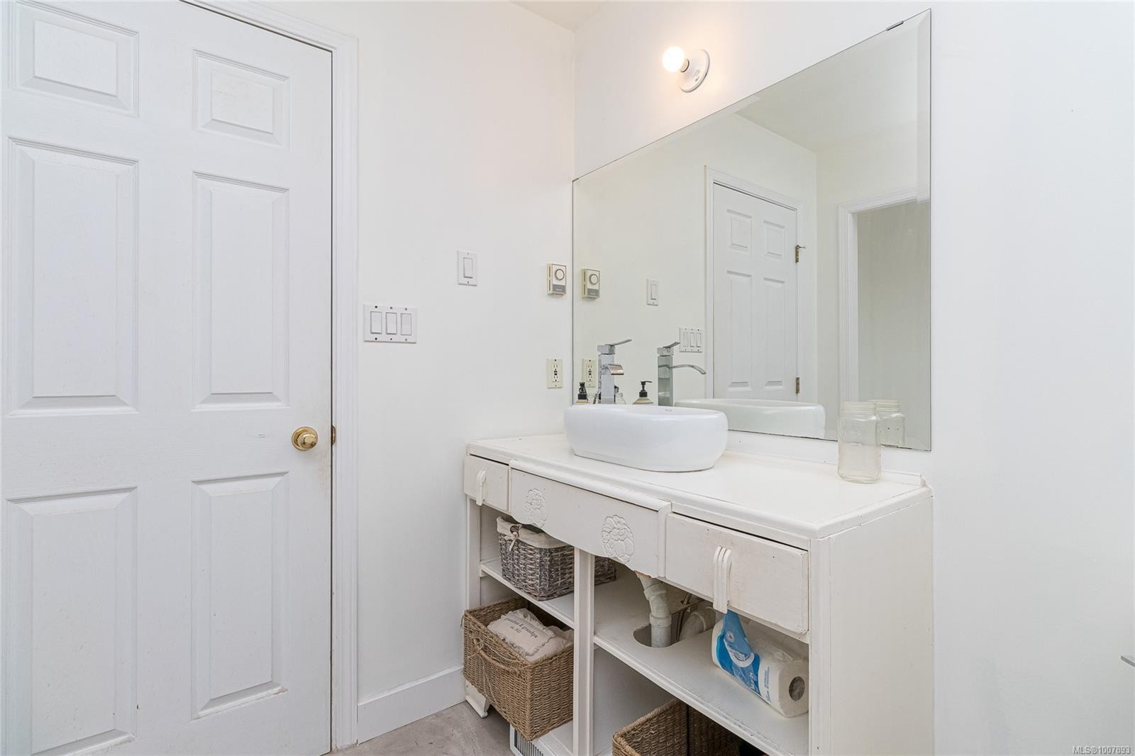 2466 Galland Ave, Shawnigan Lake, BC