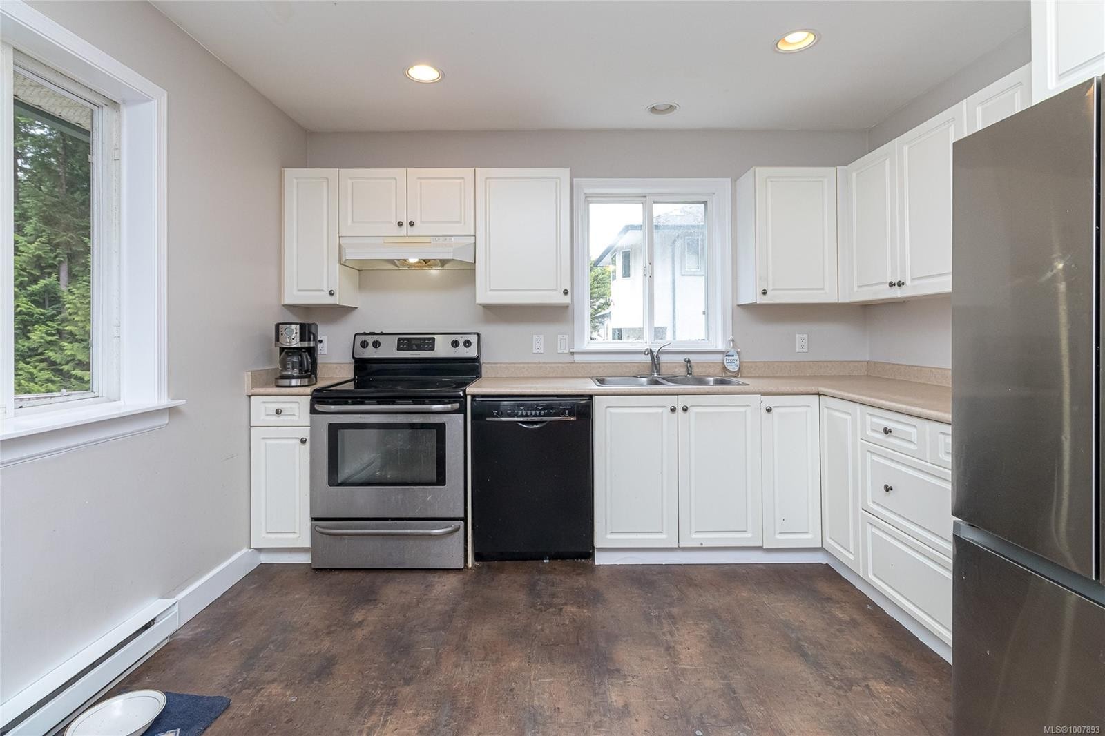 2466 Galland Ave, Shawnigan Lake, BC