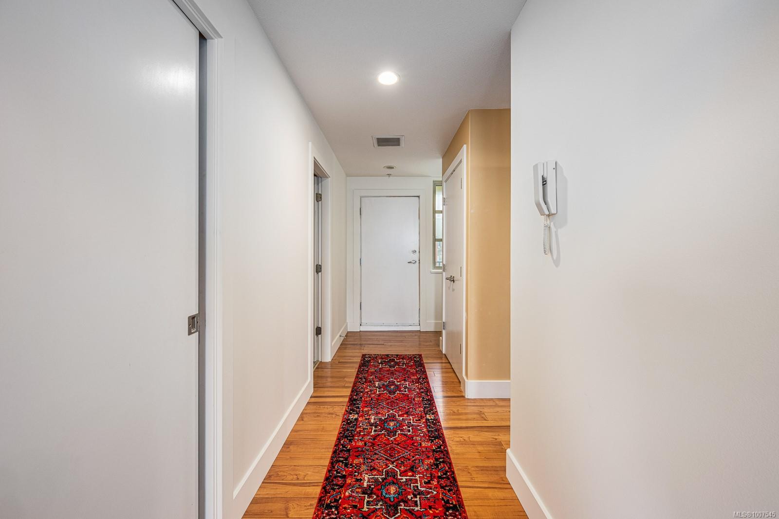 103-1392 Island Hwy South, Campbell River, BC - Indoor Photo Showing Other Room