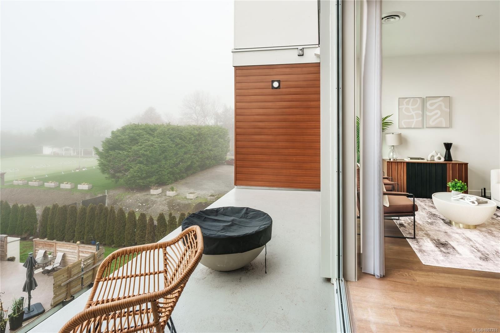 307-9570 Fifth St, Sidney, BC -