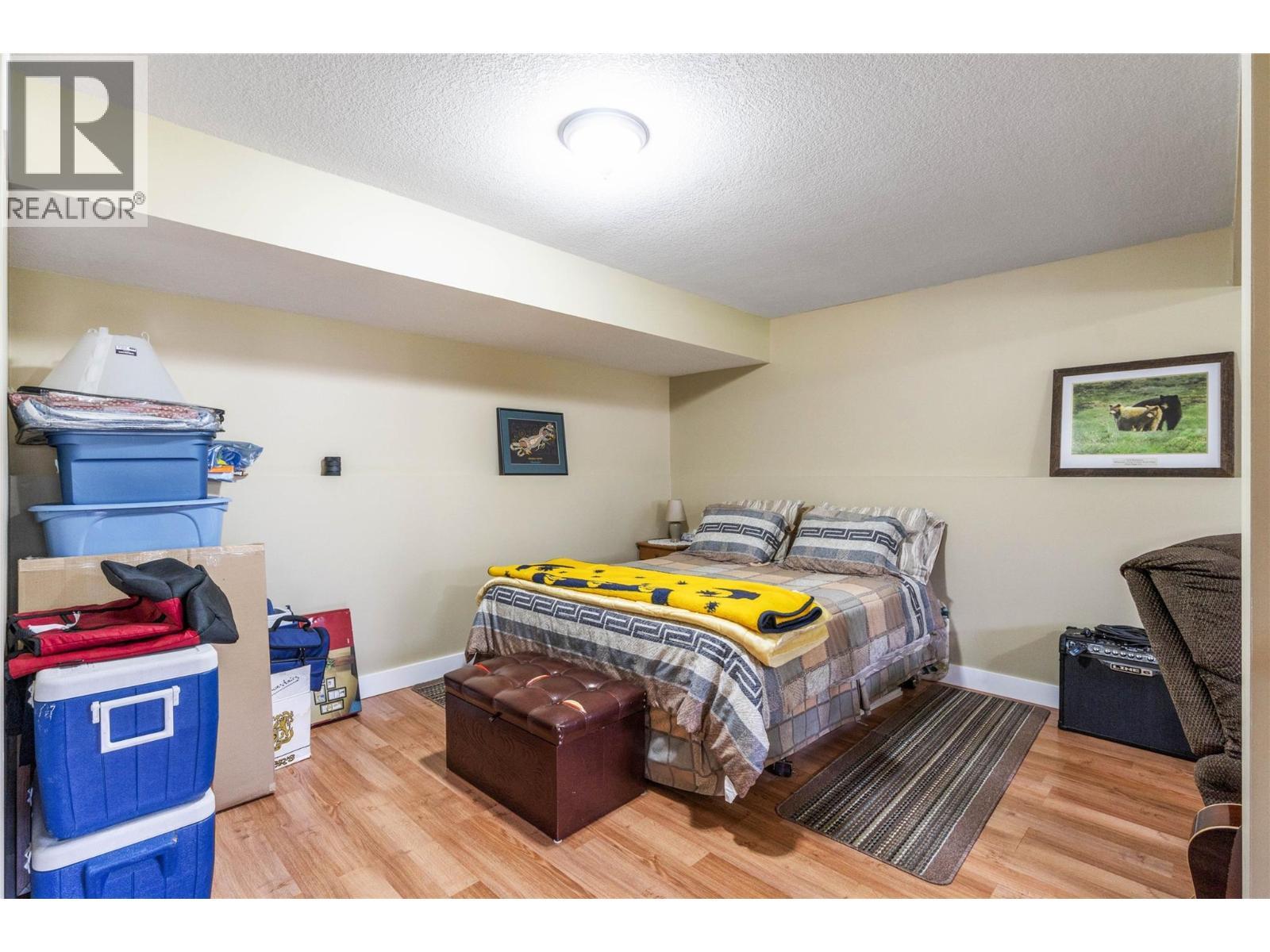 8758 Holding Road Unit# 17, Adams Lake, BC - Indoor Photo Showing Bedroom