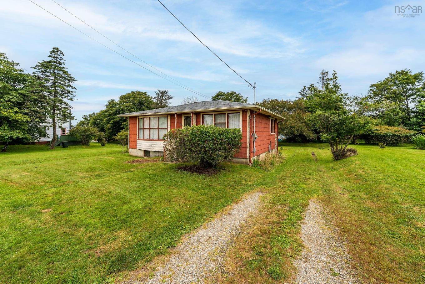 18 Shaw Avenue, Yarmouth, NS