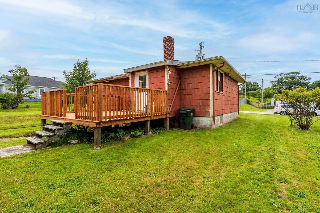 18 Shaw Avenue, Yarmouth, NS