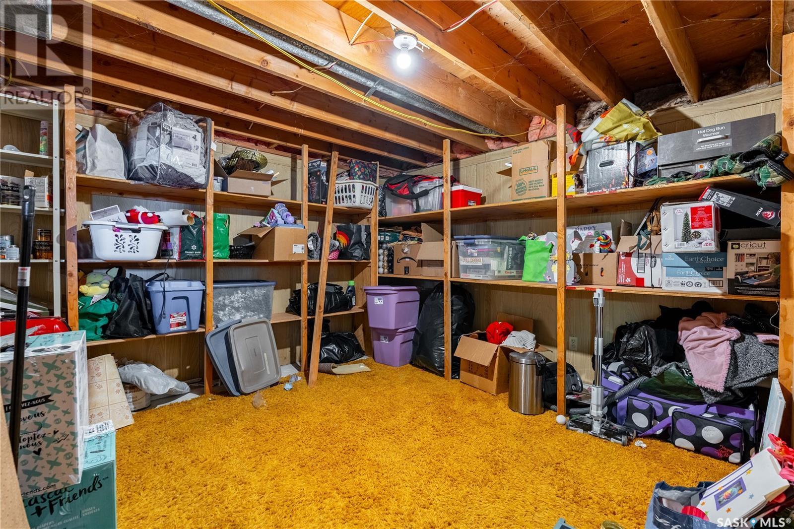 104 Railway Avenue, Dufferin Rm No. 190, SK - Indoor With Storage