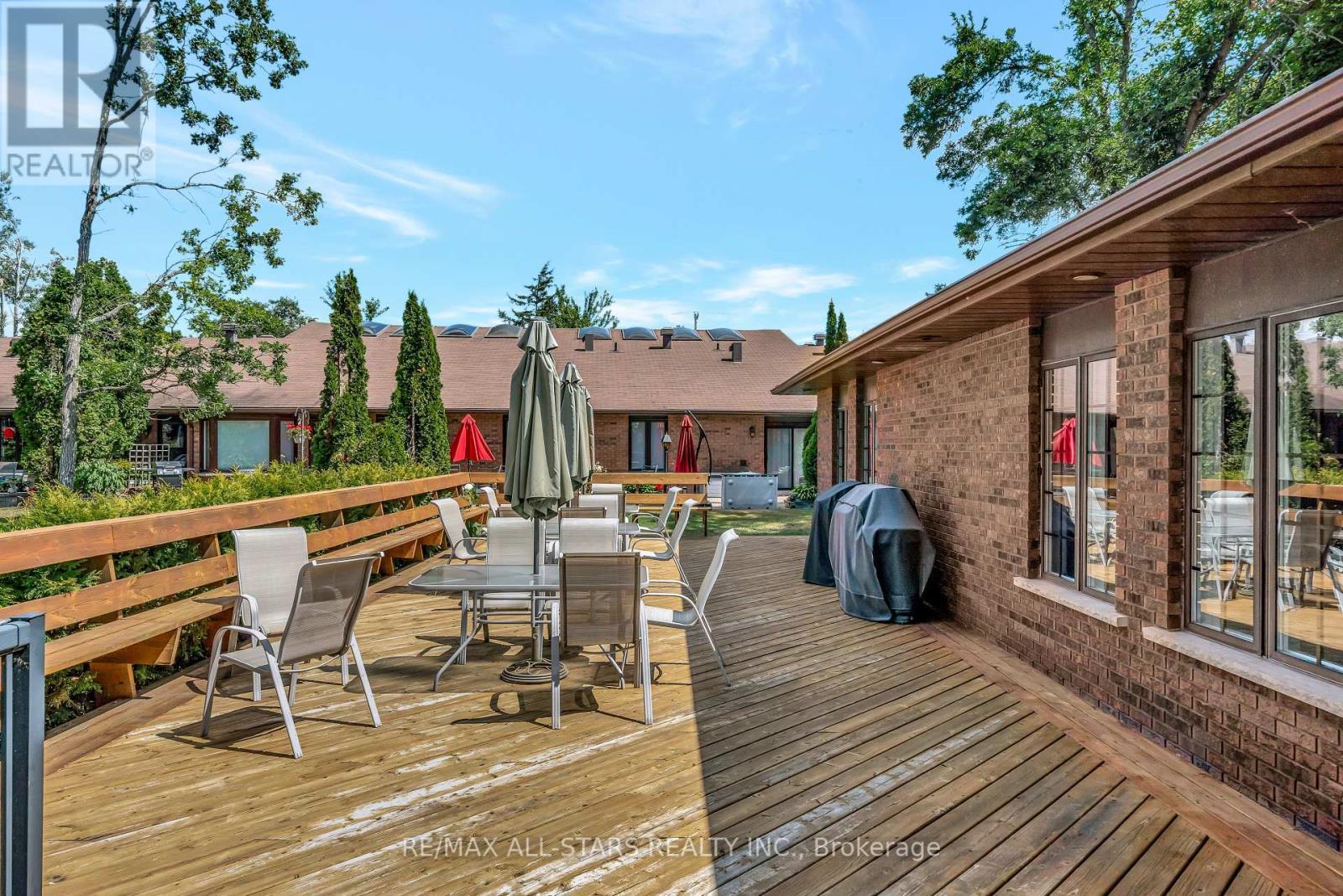 101 - 200 East Street S, Kawartha Lakes (Bobcaygeon), ON - Outdoor With Deck Patio Veranda With Exterior