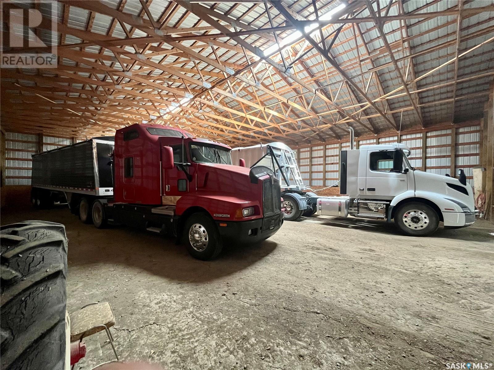 Ruecker Acreage, Abernethy Rm No. 186, SK - Indoor Photo Showing Garage