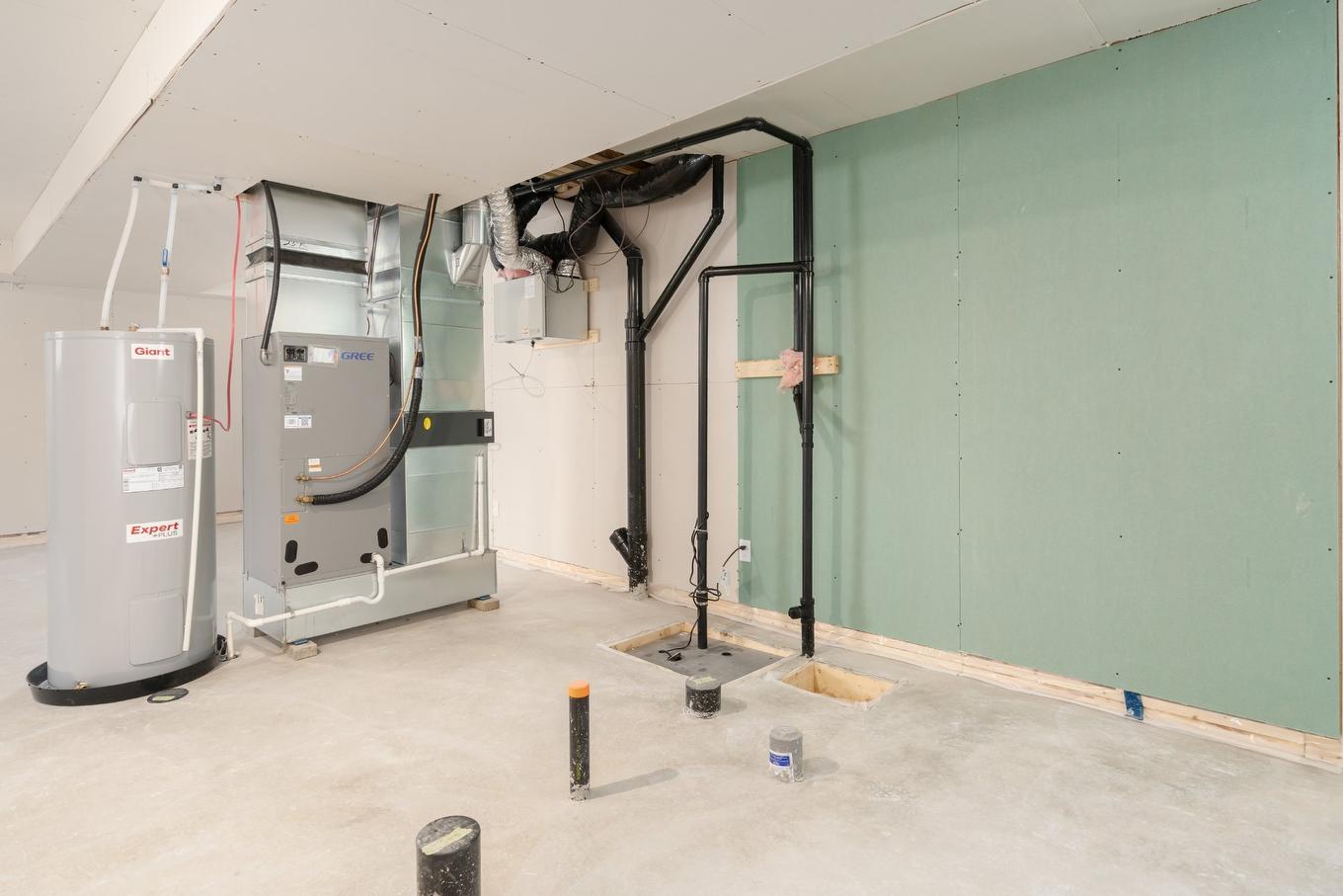 Salle de bains - 4492 Boul. Westpark, Montréal (Pierrefonds-Roxboro), QC - Indoor Photo Showing Basement