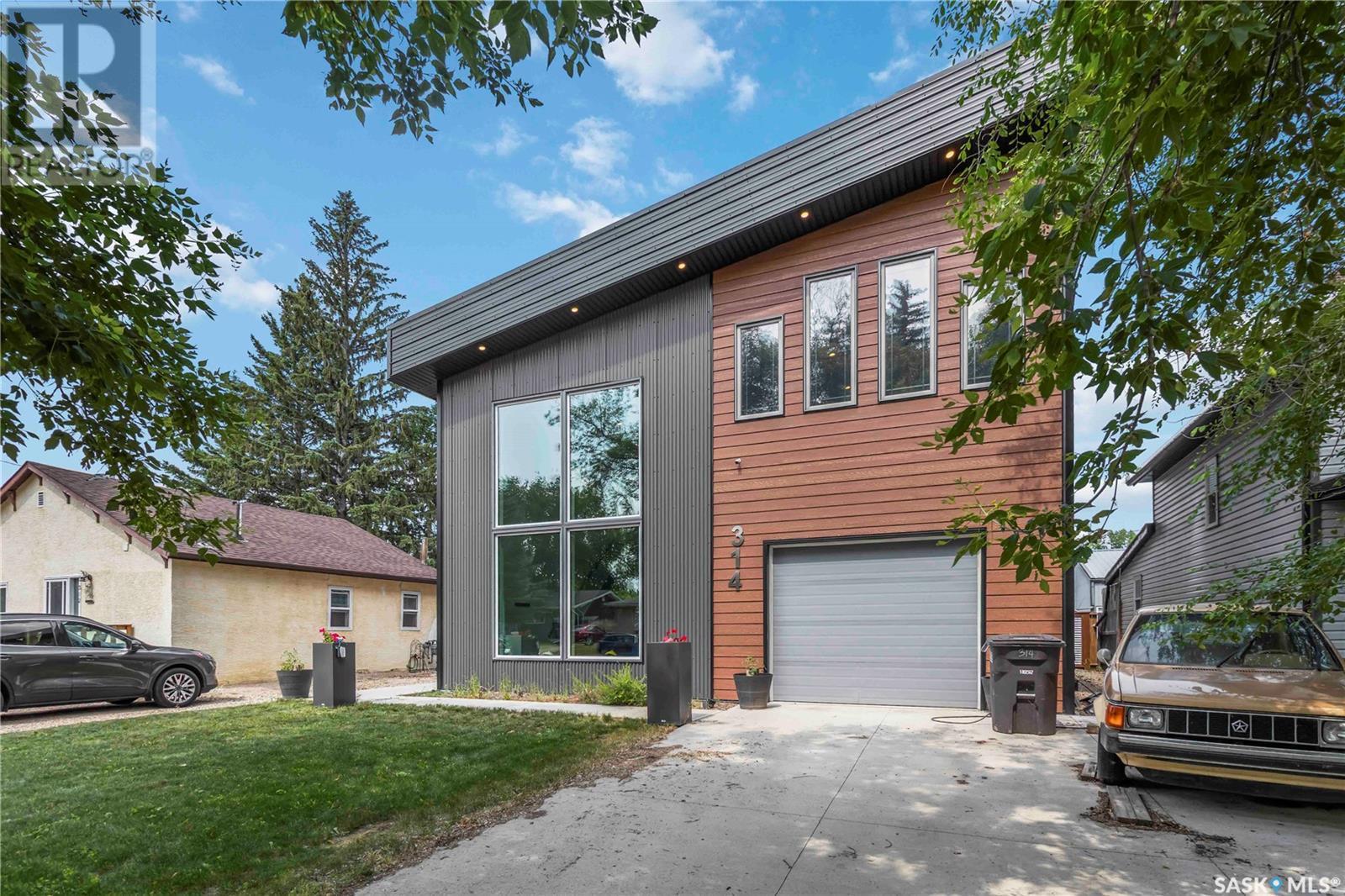 314 Fifth Avenue E, Watrous, SK - Outdoor