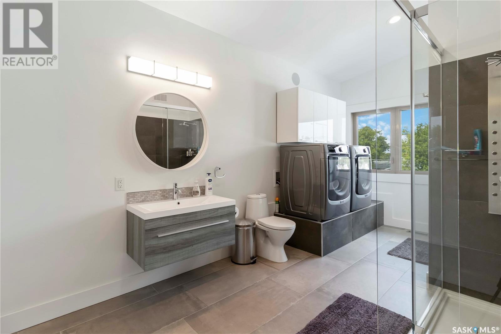 314 Fifth Avenue E, Watrous, SK - Indoor Photo Showing Bathroom